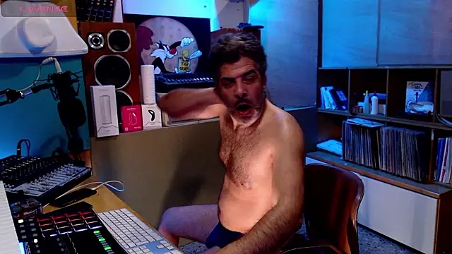 omar_grey - Omar_Grey's free webcam - UK Sex Cams