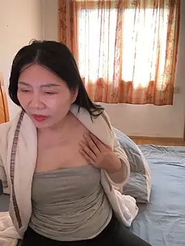 xiiuuff18 - Xiiuuff18's free webcam - UK Sex Cams