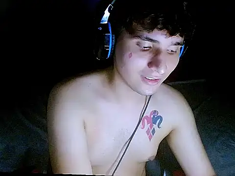 suggarboy69 - Suggarboy69's free webcam - UK Sex Cams