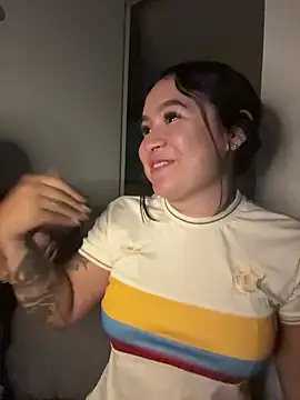 pretty_isadora (F young) - Silence, people nearby #pussy