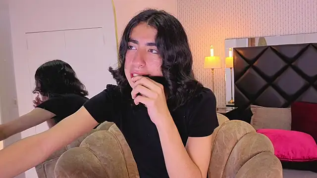 ryo_light - Ryo_light's free webcam - UK Sex Cams