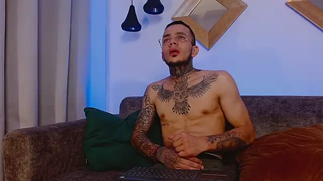 dominicparkerr - DominicParkerr's free webcam - UK Sex Cams