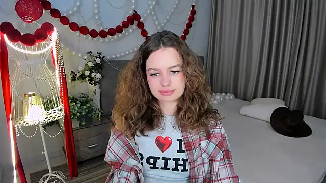 MiracleCurly live sex cam