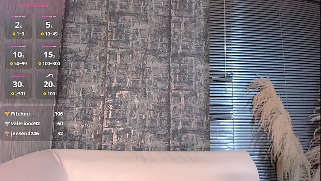 NathalyLeen live sex cam