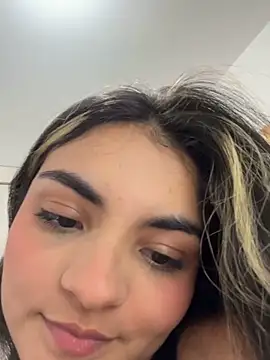 Cat2525 live sex cam