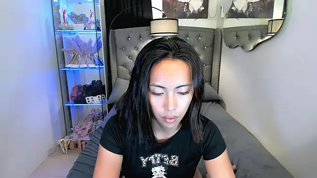 reighnempress live sex cam