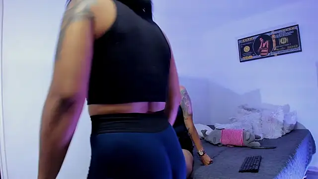 EMMY_AND_MIA live sex cam