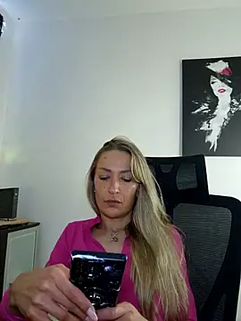 Webcam Model (-Jeany-)  is live.Free join now!