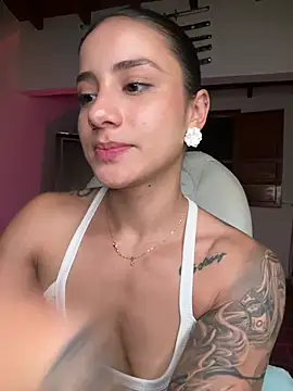 Ale_Lewis Live Webcam on Stripchat