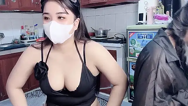 LyLy_Office Live Webcam on Stripchat