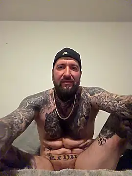 beardedtattood (Ask my age) - Lets get Soo horny baby 😈😈😈