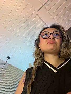 im-lola - Im-Lola's free webcam - UK Sex Cams