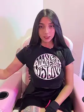 felicia_smok3 (F young) - estoy jugando lol