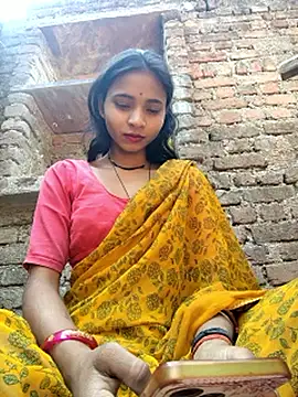 Webcam Model (R_Roshni) is live