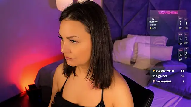 MilenaMellow live sex cam