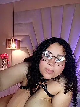 Webcam Model (KITY_HILL)  is live.Free join now!