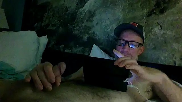 tittycum3636 (Ask my age) - who wants to join me in the shower