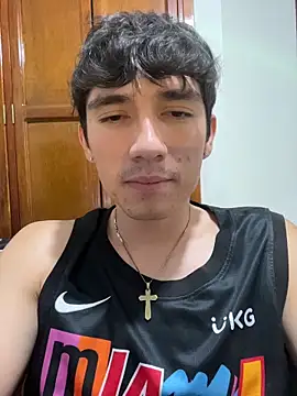 chicomalofff (M young) - shiny ass🥵🥵🥵