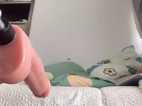 美女Mia-77在线直播