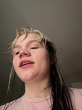 Cutiepiespanks Live Webcam on Stripchat