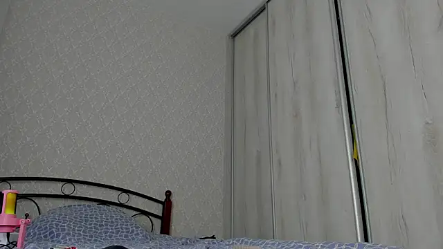 patricia_bloom (F young) - show tits