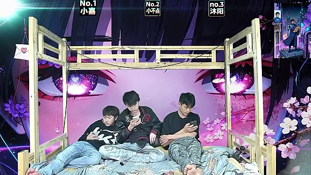 xiaohuangren01 Live Webcam on Stripchat