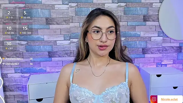 cloe_1tay - Cloe_1tay's free webcam - UK Sex Cams