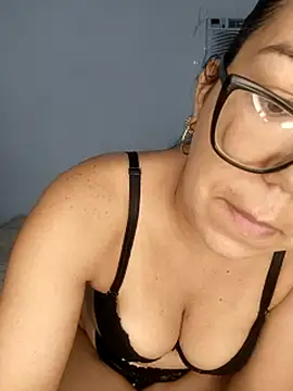 Webcam Model (MilfTentasion) is live