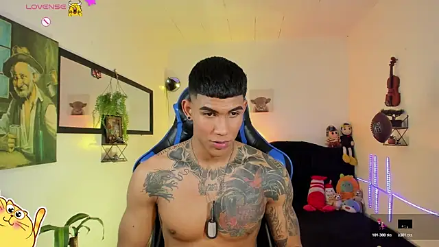 damian_latinxxx (M young) - ⚽🏆 how cute without a shirt