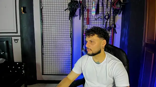 Twisted_Fantasy webcam