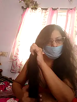 Webcam Model (thanusi_2) is live