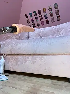 Webcam Model (Rinamay_)  is live.Free join now!