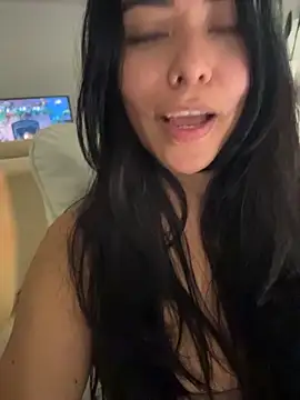 petitlumiere (F milf) - Play with my clit close