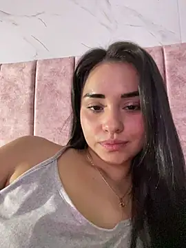 Webcam Model (Kimmymadison-)  is live.Free join now!