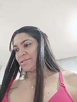 Webcam Model (Ina_Jody_) is live