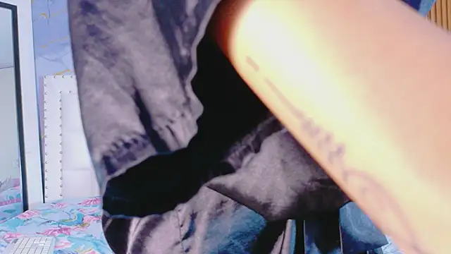 kinkylittlegirll (F teen) - give me your milk daddy I'm thirsty