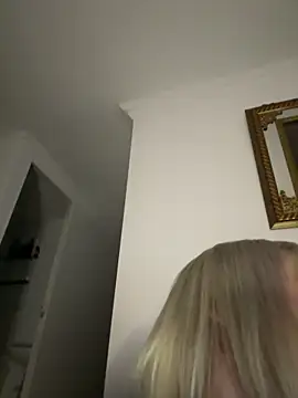 lanahot-77 - Lanahot-77's free webcam - UK Sex Cams