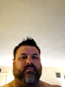 Roddog18 live sex cam