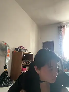 daaqnn (F milf) - 进直播间达到100币就私送胸部照片。达到三百就送阴部照，达到600就送喷水视频