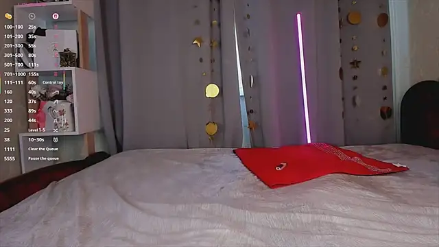 jess_lui (F young) - big squirt💙2 dildo in pussy+1  in ass