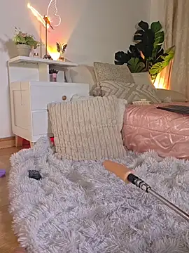 Webcam Model (selene_starkk) is live