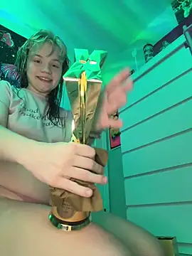 Cutiepiespanks's live cam