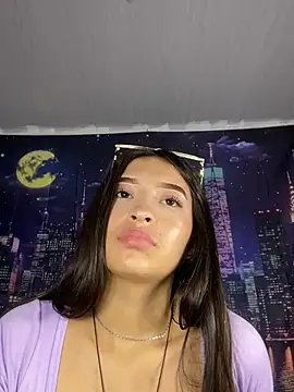 Webcam Model (Itze_Mua)  is live.Free join now!