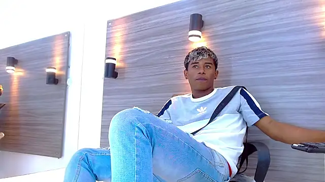 TonnyMarck live sex cam