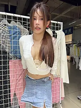 美女Selenaaaaa-在线直播