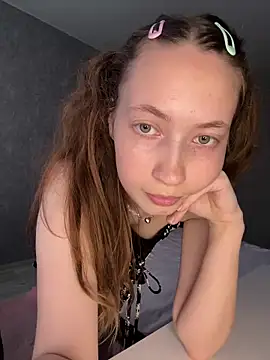 Webcam Model (Holy_Poly)  is live.Free join now!