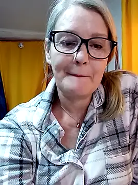 irinamaux live sex cam