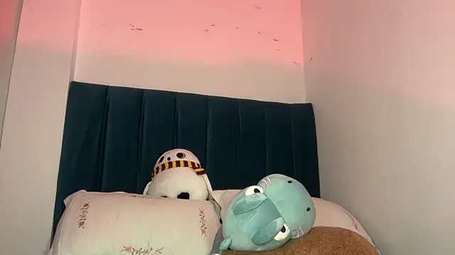 alice_guerin_ (F young) - up bluse