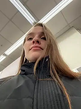 kishamur (F young) - Naked closeup show