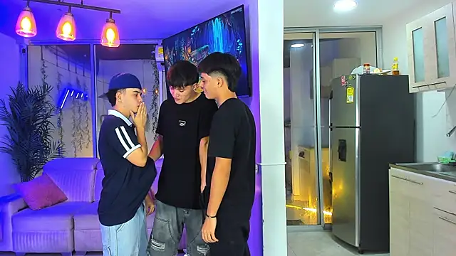 Houseofwarrios webcam